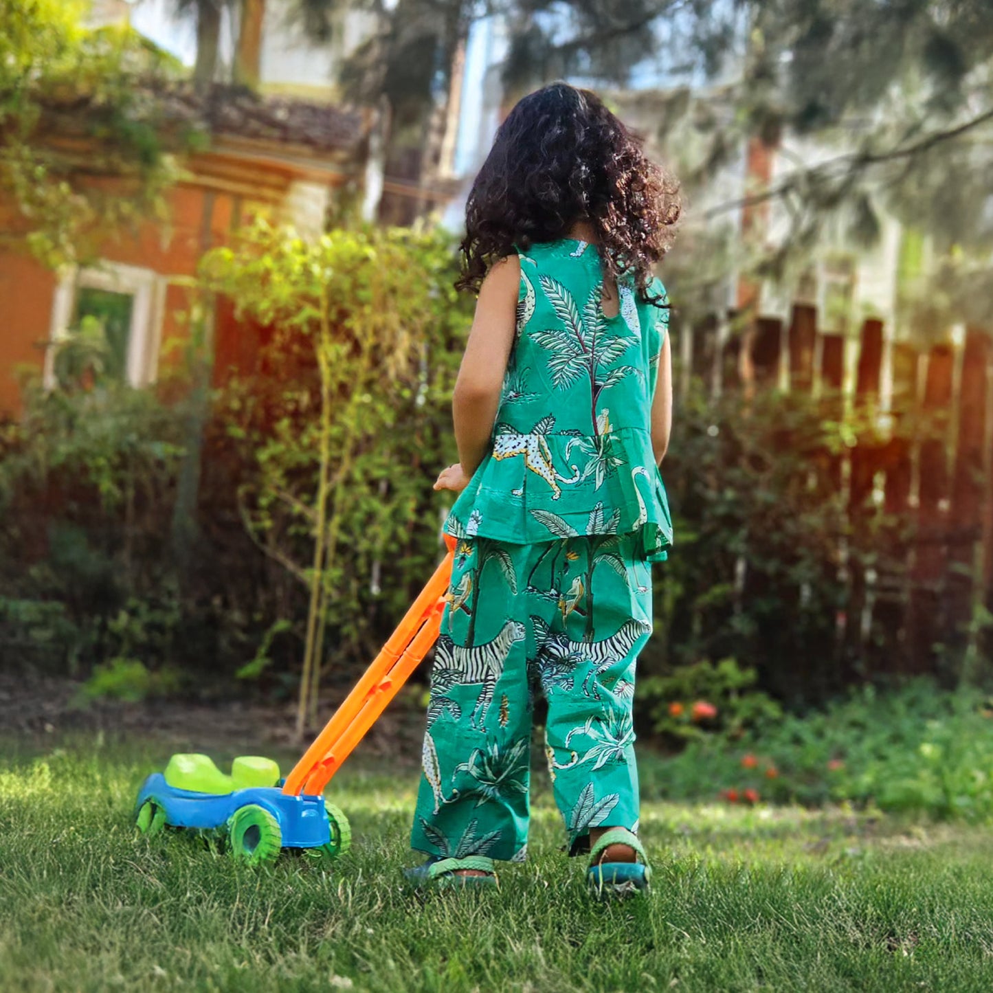 Green jungle girls pants set