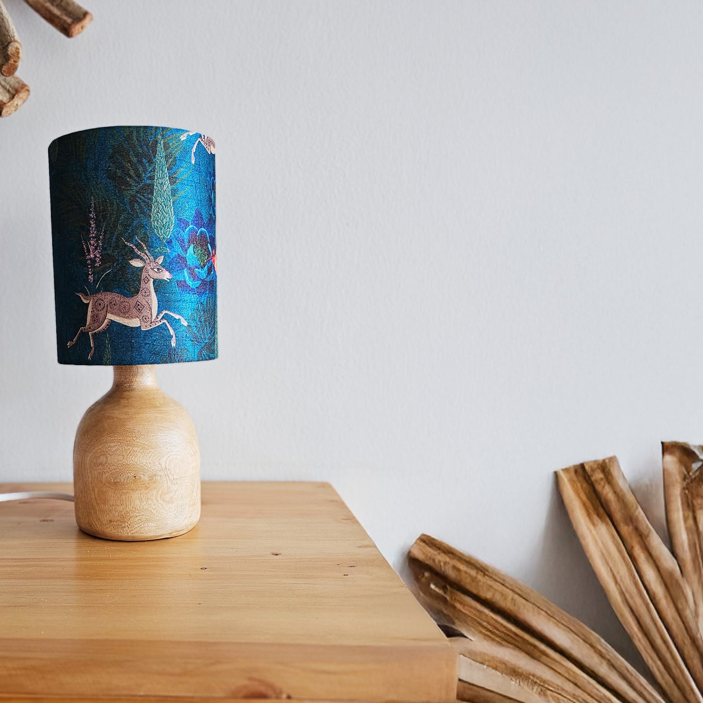 Antelope silk lamp