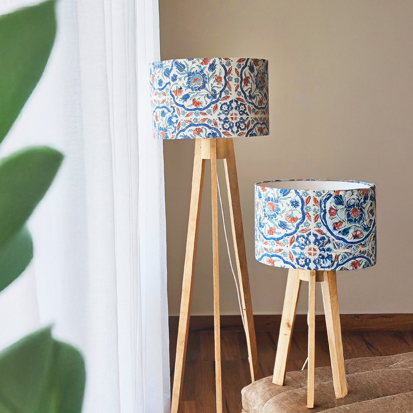 Blue Dahlia floor lamp