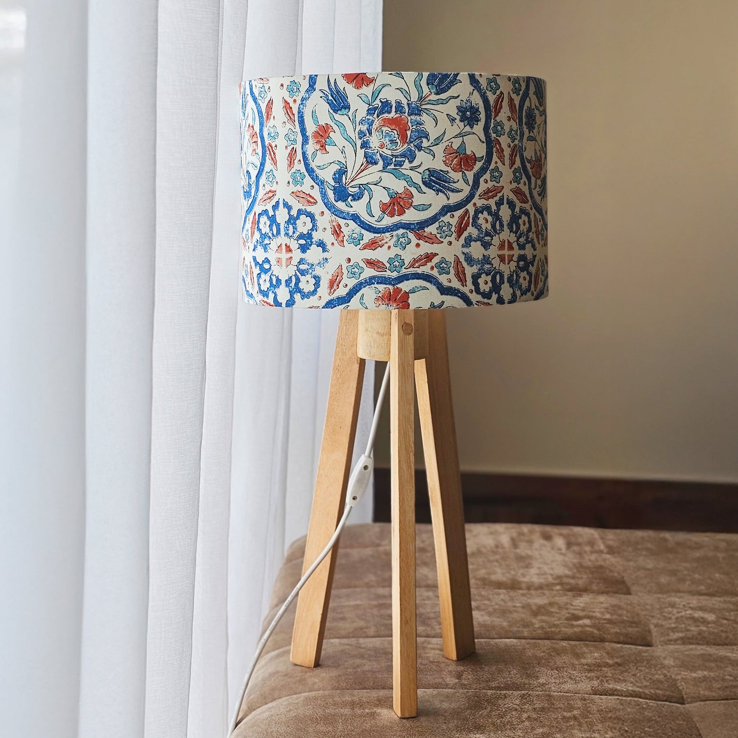 Blue Dahlia side lamp