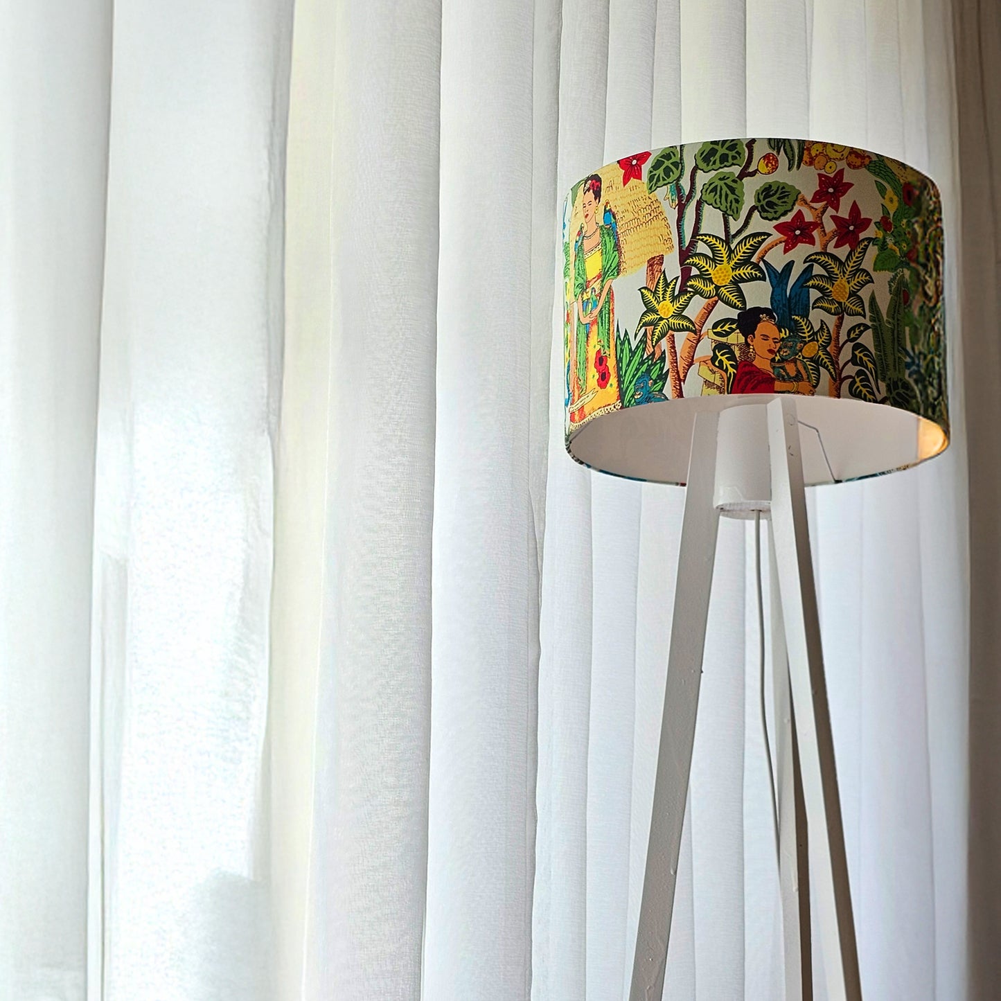Frida floor lamp