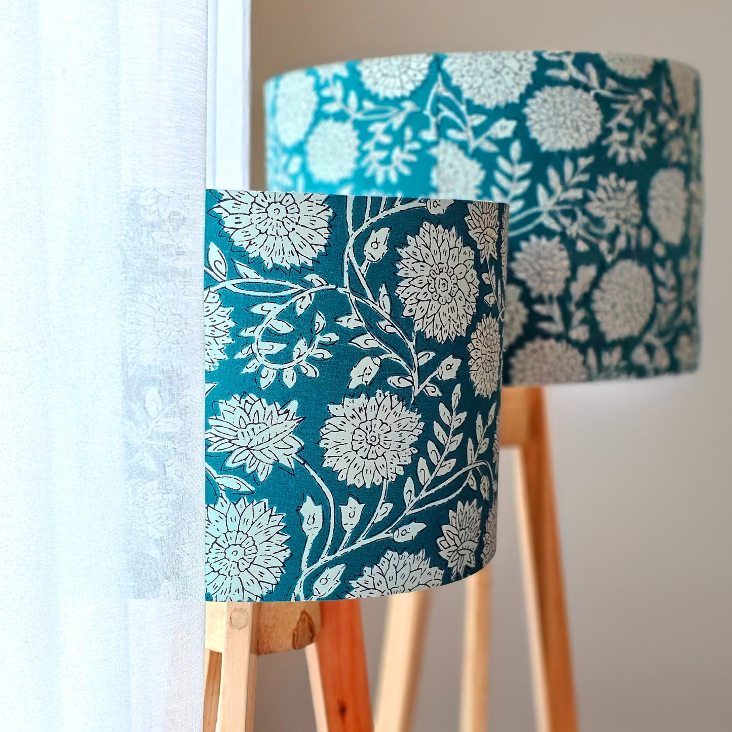 Green Marigold side lamp
