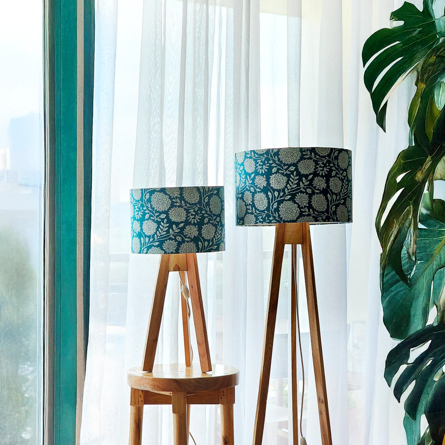 Green Marigold side lamp