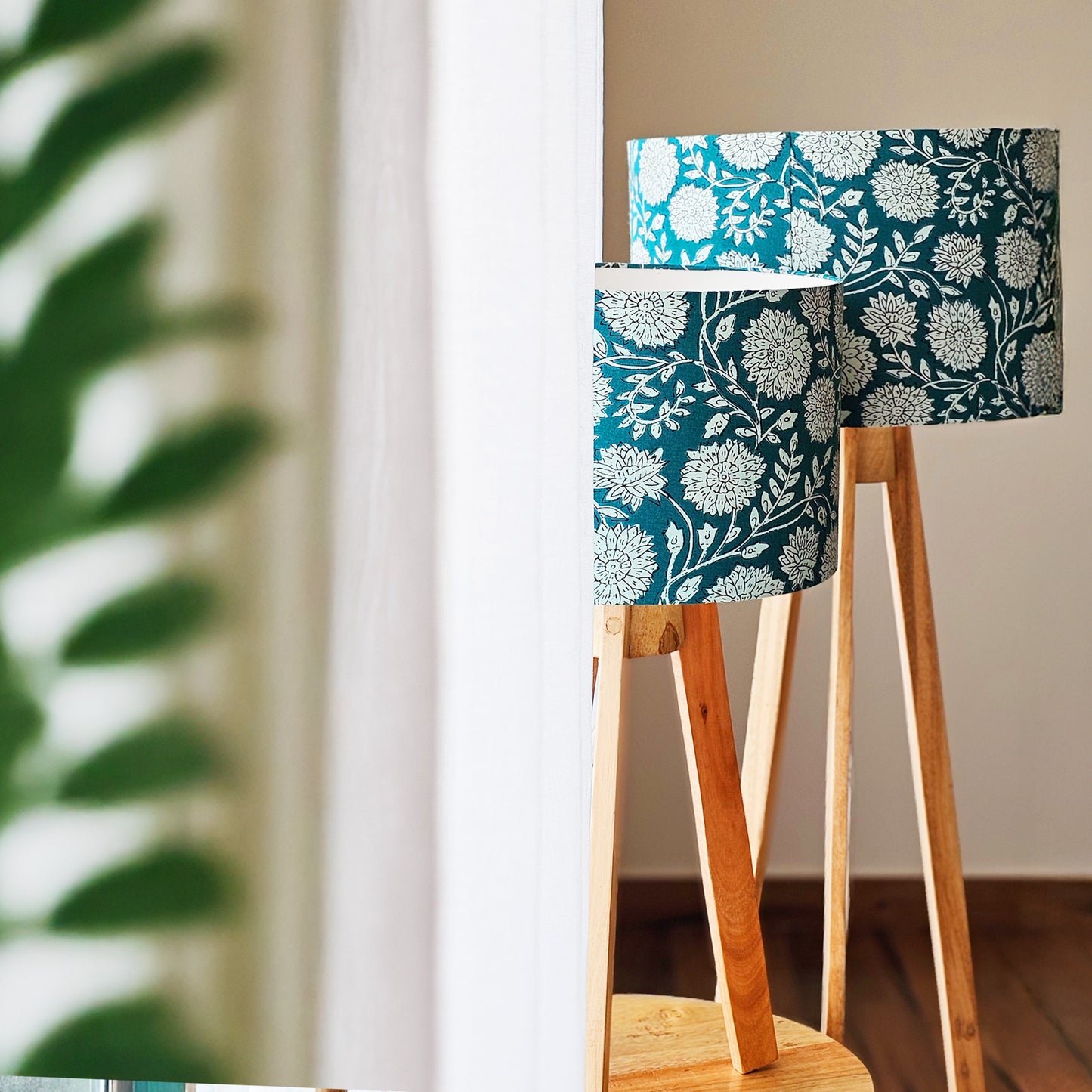 Green marigold floor lamp