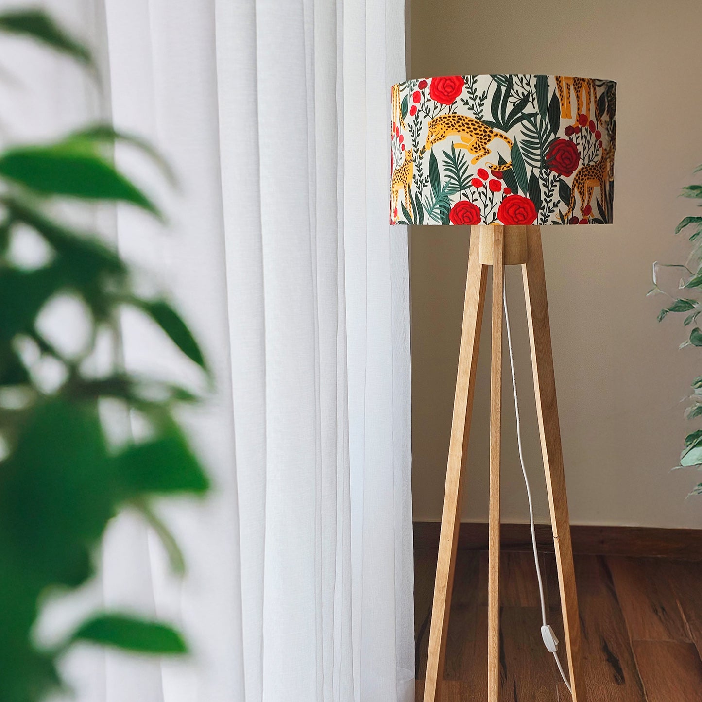Mara floor lamp