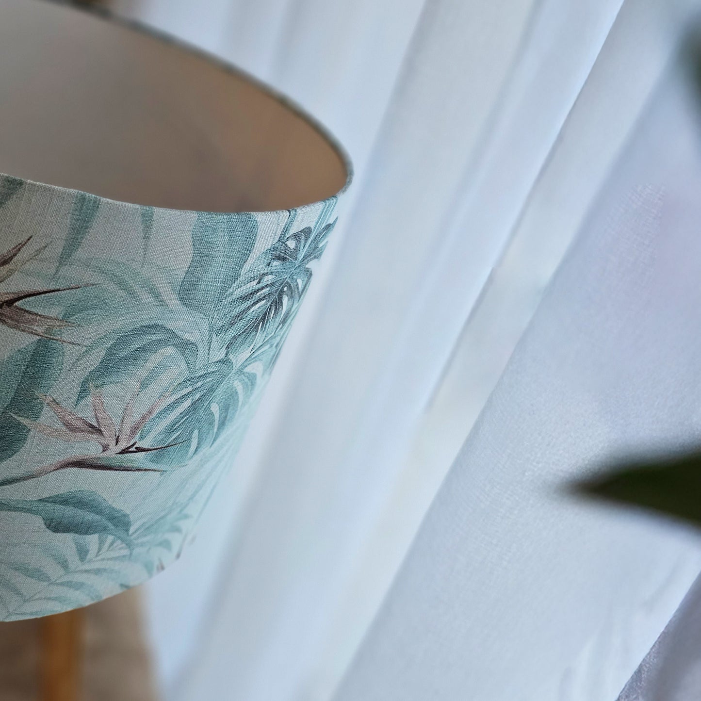 Monstera side lamp